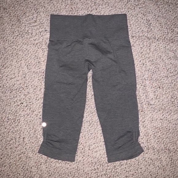 Lululemon Crops - Picture 2 of 4